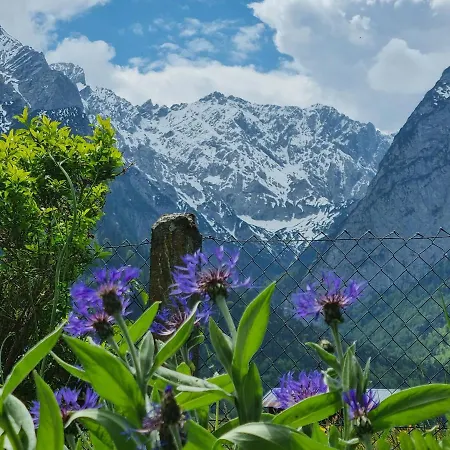 Haus Kreuzeckwiese - Self Catering * جارمش بارتنكيرشن