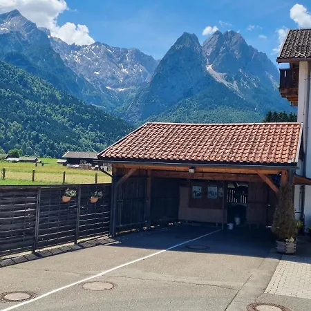 Haus Kreuzeckwiese - Self Catering Apartamento
